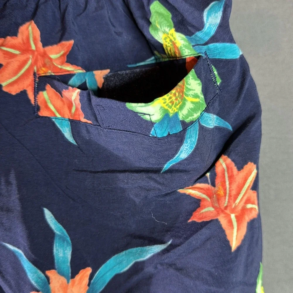 Tommy‎ Hilfiger Navy Floral Swim Shorts size medium